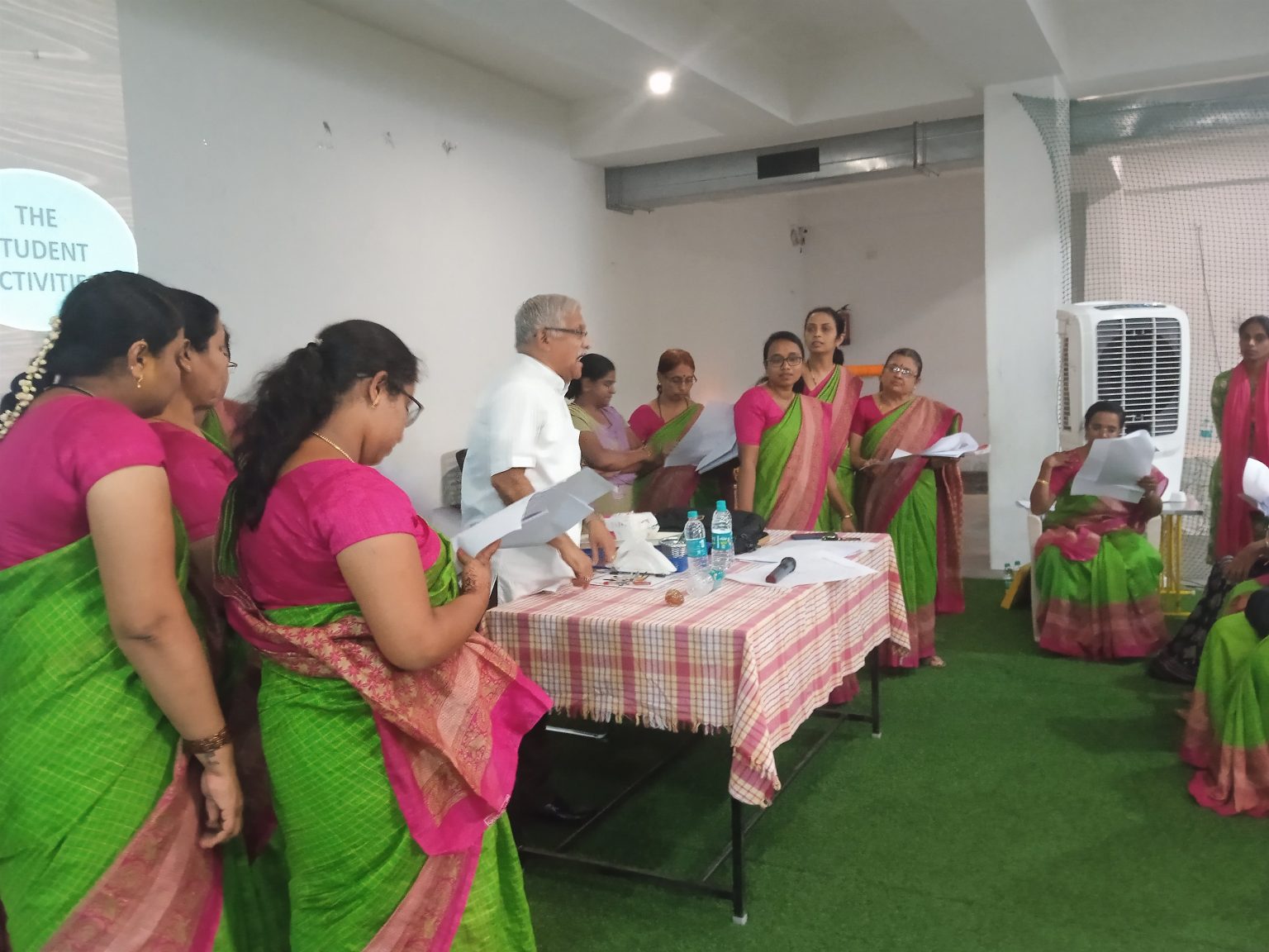 The teachers to awaken joy in creative expression and knowledge (40)